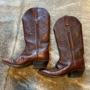 Lucchese women’s boots size 8